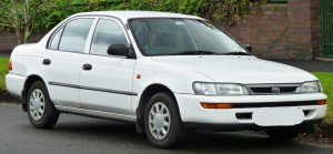 1996-1999_Toyota_Corolla_(AE101R)_CSi_sedan_(2011-06-15)_01